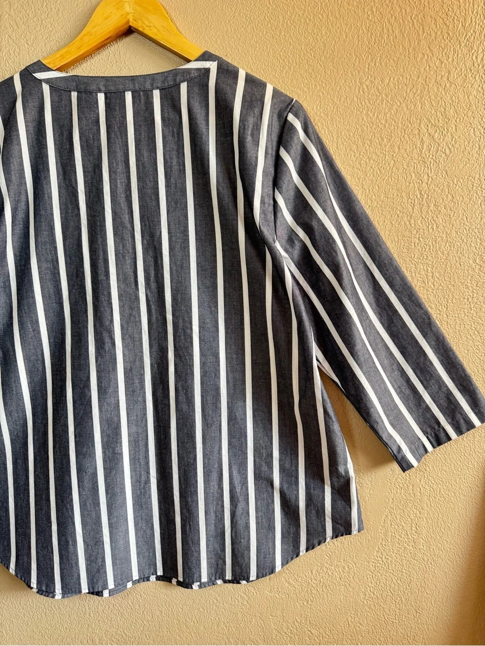 Van Heusen | Grey/White Vertical Stripe Split-Neck Tunic | Size Large